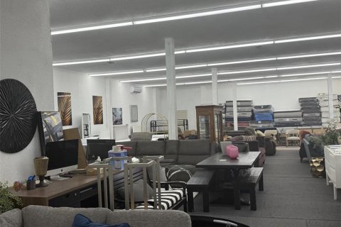 Propiedad comercial en venta en Orlando, Florida, 1357.67 m2 № 2166213 - foto 4