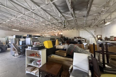 Propiedad comercial en venta en Orlando, Florida, 1357.67 m2 № 2166213 - foto 10