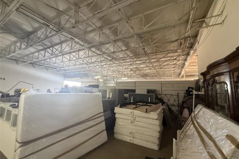 Propiedad comercial en venta en Orlando, Florida, 1357.67 m2 № 2166213 - foto 11