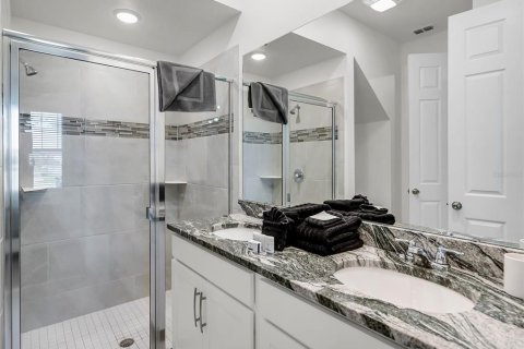 Adosado en venta en Kissimmee, Florida, 5 dormitorios, 213.12 m2 № 1562609 - foto 21