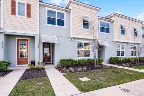 Adosado en venta en Kissimmee, Florida, 5 dormitorios, 213.12 m2 № 1562609 - foto 2