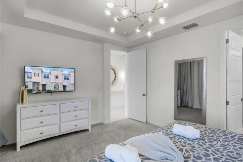 Adosado en venta en Kissimmee, Florida, 5 dormitorios, 213.12 m2 № 1562609 - foto 12