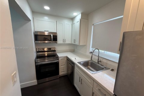 Appartement à louer à Dania Beach, Floride: 2 chambres, 74.32 m2 № 2176123 - photo 3