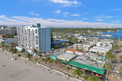 Condo in Hollywood, Florida, 1 bedroom  № 1940580 - photo 16