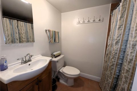 Condo in Miami Beach, Florida, 2 bedrooms  № 2029060 - photo 22