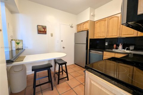 Condo in Miami Beach, Florida, 2 bedrooms  № 2029060 - photo 6