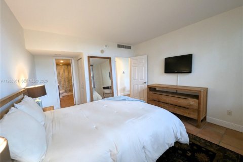 Condo in Miami Beach, Florida, 2 bedrooms  № 2029060 - photo 15