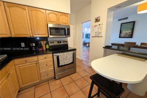 Condo in Miami Beach, Florida, 2 bedrooms  № 2029060 - photo 7