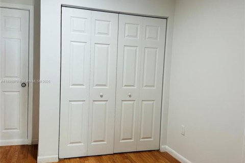 Villa ou maison à vendre à Miami, Floride: 3 chambres, 144.37 m2 № 2062831 - photo 7