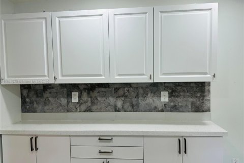 Villa ou maison à vendre à Miami, Floride: 3 chambres, 144.37 m2 № 2062831 - photo 23