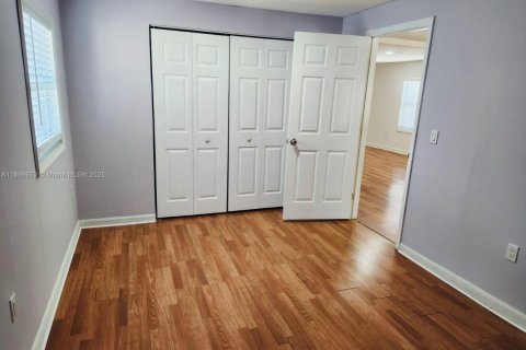 Villa ou maison à vendre à Miami, Floride: 3 chambres, 144.37 m2 № 2062831 - photo 17