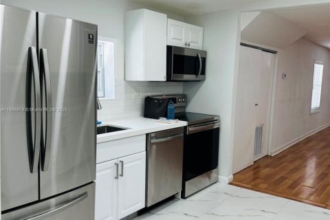 Villa ou maison à vendre à Miami, Floride: 3 chambres, 144.37 m2 № 2062831 - photo 25