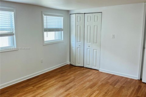 Villa ou maison à vendre à Miami, Floride: 3 chambres, 144.37 m2 № 2062831 - photo 10