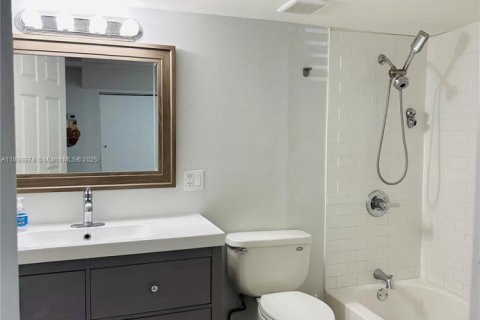 Villa ou maison à vendre à Miami, Floride: 3 chambres, 144.37 m2 № 2062831 - photo 22