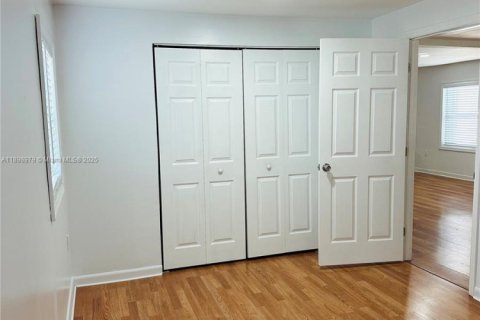 Villa ou maison à vendre à Miami, Floride: 3 chambres, 144.37 m2 № 2062831 - photo 12