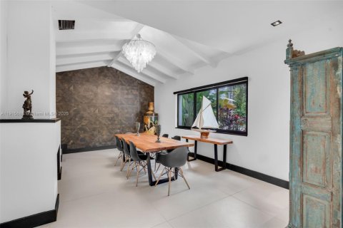Casa en venta en Miami, Florida, 4 dormitorios, 276.38 m2 № 1970627 - foto 12