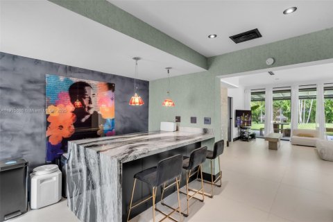 Casa en venta en Miami, Florida, 4 dormitorios, 276.38 m2 № 1970627 - foto 14