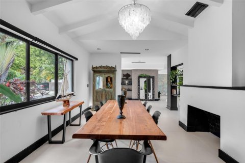 Casa en venta en Miami, Florida, 4 dormitorios, 276.38 m2 № 1970627 - foto 13