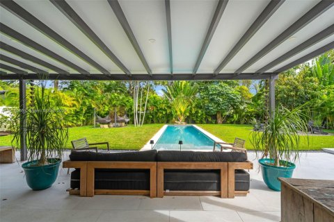 Casa en venta en Miami, Florida, 4 dormitorios, 276.38 m2 № 1970627 - foto 27