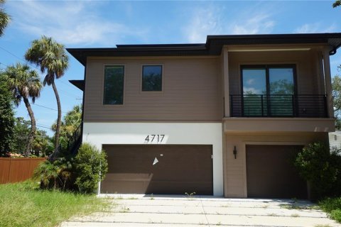 House in Tampa, Florida 4 bedrooms, 389.26 sq.m. № 2322561