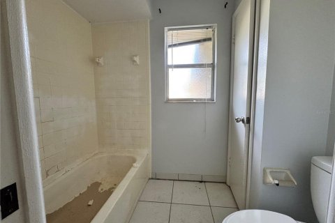 House in Kissimmee, Florida 3 bedrooms, 130.43 sq.m. № 1652165 - photo 15