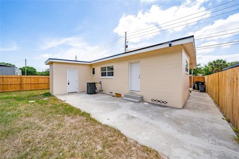 House in Orlando, Florida 3 bedrooms, 101.73 sq.m. № 1776645 - photo 29