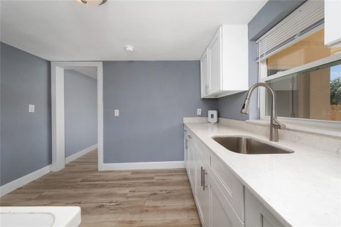 House in Orlando, Florida 3 bedrooms, 101.73 sq.m. № 1776645 - photo 16