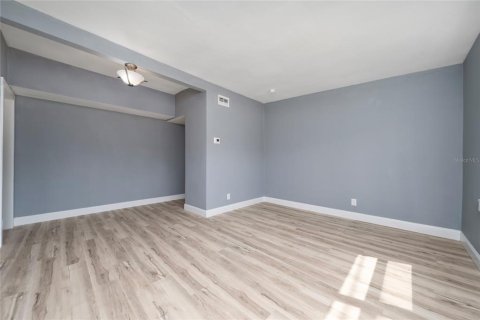 House in Orlando, Florida 3 bedrooms, 101.73 sq.m. № 1776645 - photo 14