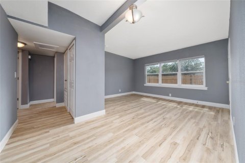 House in Orlando, Florida 3 bedrooms, 101.73 sq.m. № 1776645 - photo 13