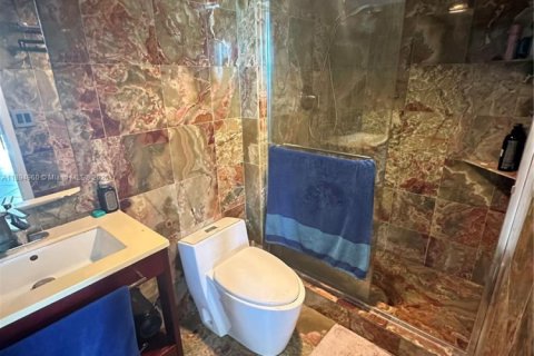 Condominio en venta en Sunny Isles Beach, Florida, 2 dormitorios, 126.07 m2 № 1947465 - foto 11