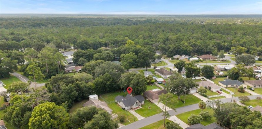 House in Ocala, Florida 3 bedrooms, 118.08 sq.m. № 2267367