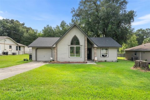 House in Ocala, Florida 3 bedrooms, 118.08 sq.m. № 2267367 - photo 2