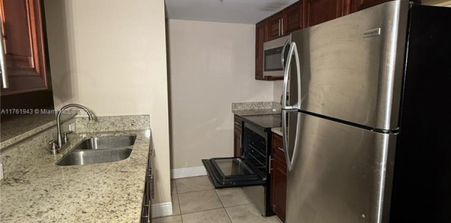 Condominio en Miami, Florida, 3 dormitorios № 1775757
