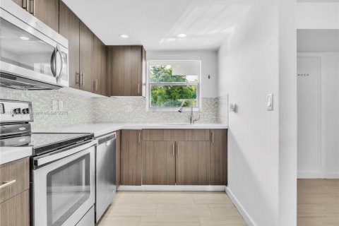 Copropriété à louer à Miami, Floride: 1 chambre, 104.52 m2 № 1752171 - photo 3