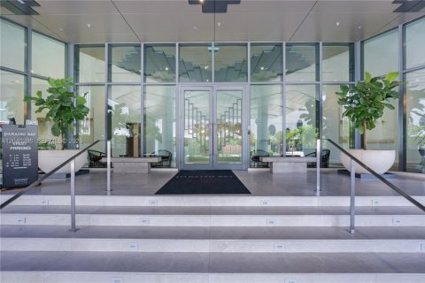 Condo in Miami, Florida, 2 bedrooms № 2086627 - photo 3