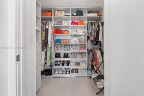 Condo in Miami, Florida, 2 bedrooms № 2086627 - photo 14