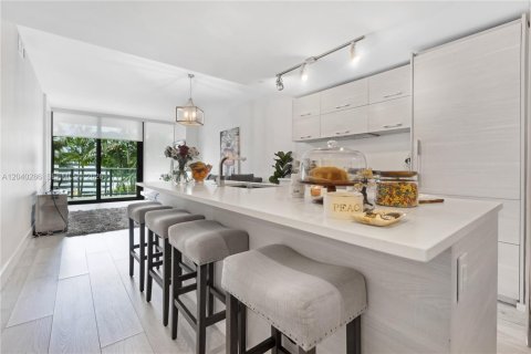 Condo in Miami, Florida, 2 bedrooms № 2086627 - photo 8