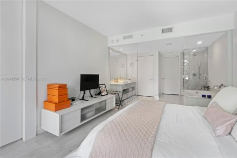 Condo in Miami, Florida, 2 bedrooms № 2086627 - photo 11