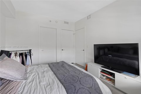 Condo in Miami, Florida, 2 bedrooms № 2086627 - photo 16