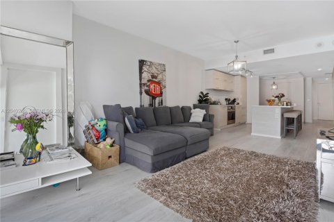 Condo in Miami, Florida, 2 bedrooms № 2086627 - photo 21