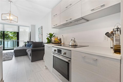 Condo in Miami, Florida, 2 bedrooms № 2086627 - photo 7