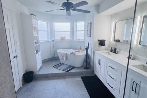 Villa ou maison à vendre à Chuluota, Floride: 5 chambres, 319.96 m2 № 1907717 - photo 23