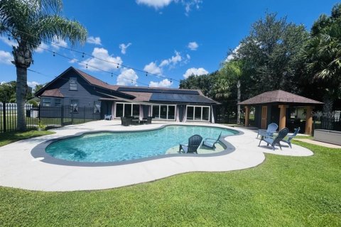 Villa ou maison à vendre à Chuluota, Floride: 5 chambres, 319.96 m2 № 1907717 - photo 2