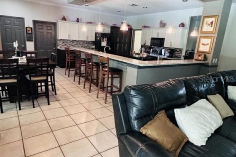 Villa ou maison à vendre à Chuluota, Floride: 5 chambres, 319.96 m2 № 1907717 - photo 12