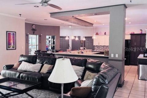Villa ou maison à vendre à Chuluota, Floride: 5 chambres, 319.96 m2 № 1907717 - photo 11
