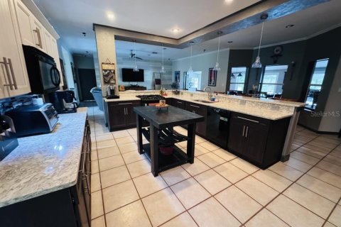 Villa ou maison à vendre à Chuluota, Floride: 5 chambres, 319.96 m2 № 1907717 - photo 13