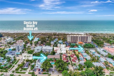 Condo in Sarasota, Florida, 2 bedrooms  № 1106012 - photo 1