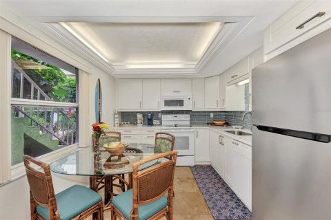 Condo in Sarasota, Florida, 2 bedrooms  № 1106012 - photo 17
