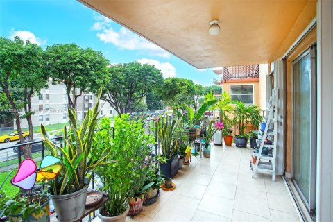 Condo in Hialeah, Florida, 2 bedrooms  № 1946298 - photo 28