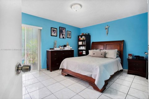 Condo in Hialeah, Florida, 2 bedrooms  № 1946298 - photo 23